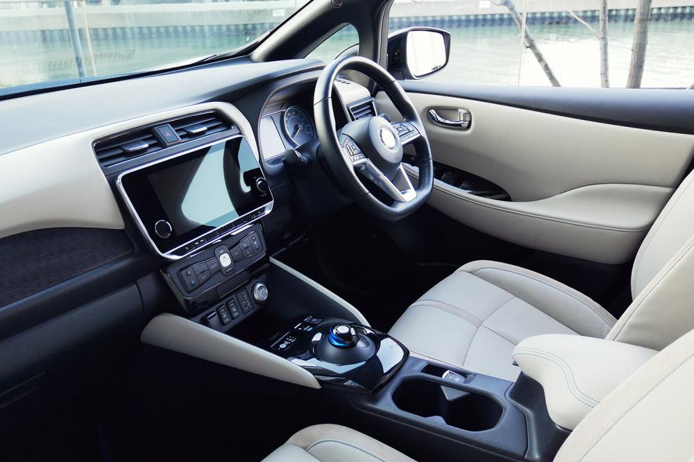 nettoyage-cuirs-voiture nettoyage-cuirs-voiture